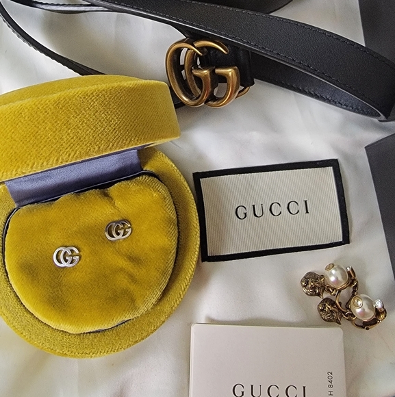 2 sets of Gucci Earinsand a Gucci belt - Picture 6 of 6